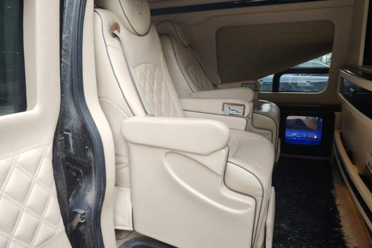 Used GMC SAVANA  Left Rear Seat