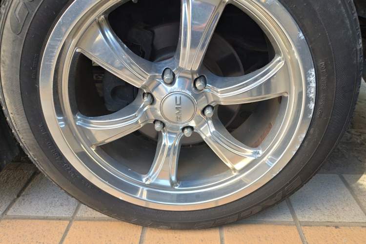 Used GMC SAVANA 2014 5.3L 1500S Prestige Edition Right Front Wheel Hub