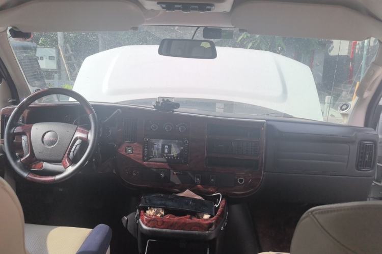 Used GMC SAVANA  Center Console