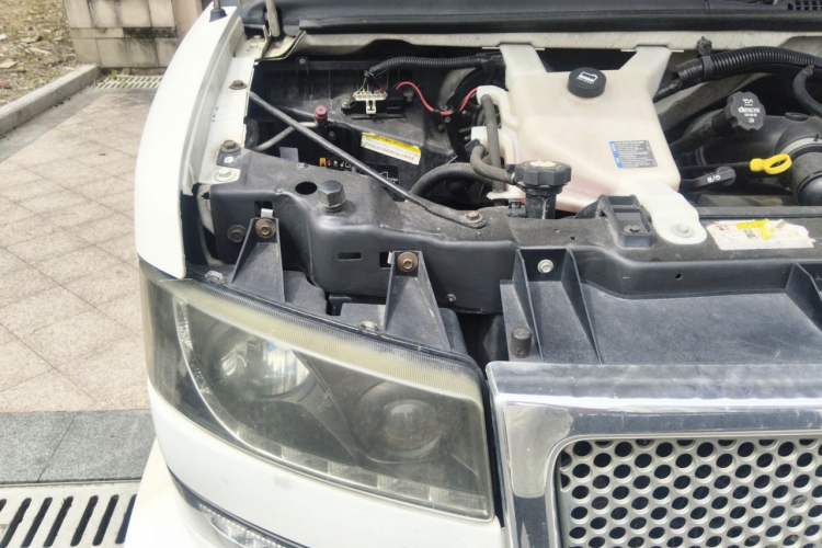 Used GMC SAVANA  Engine Bay Right