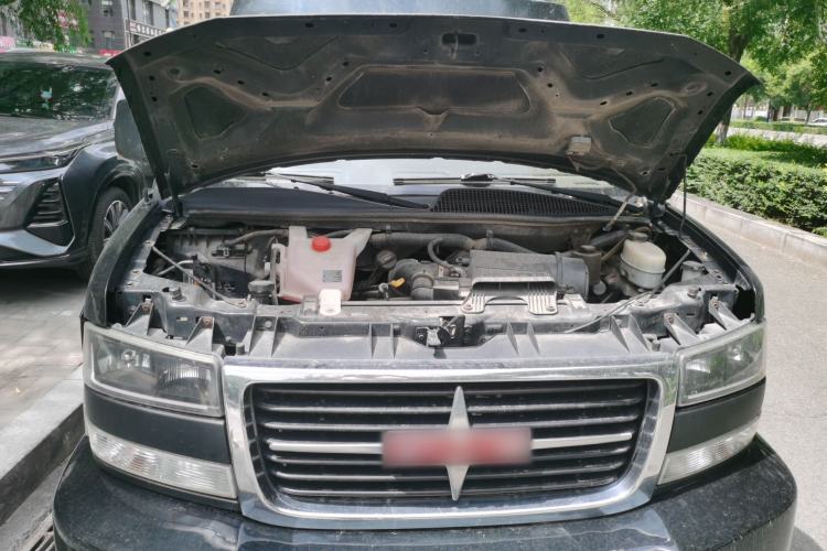 Used GMC SAVANA  Engine Bay