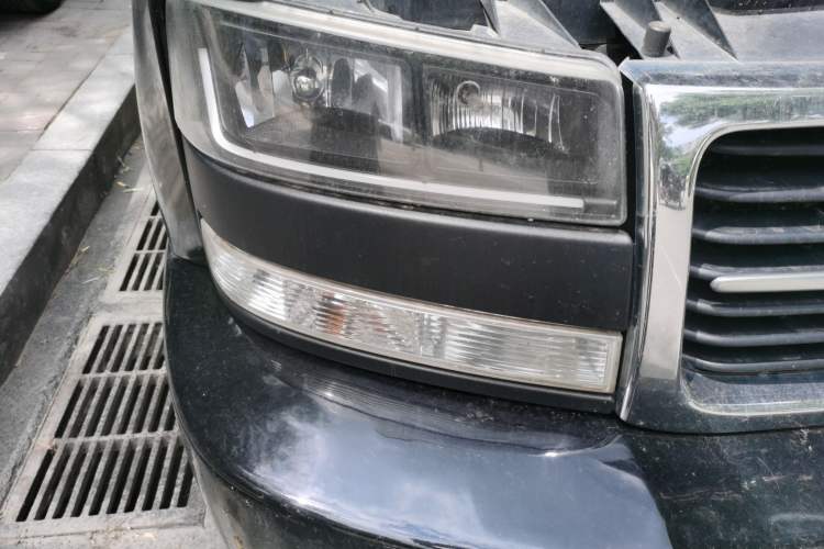 Used GMC SAVANA  Right Front Headlight