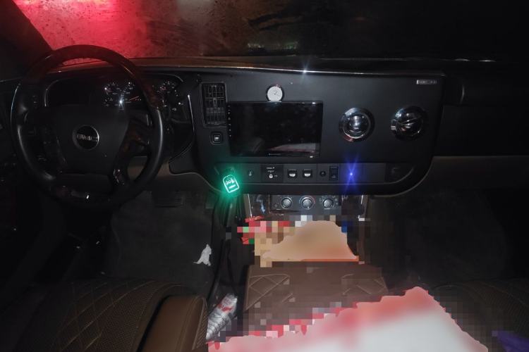 Used GMC SAVANA 2018 6.0L GX777 Prestige Star Edition Center Console