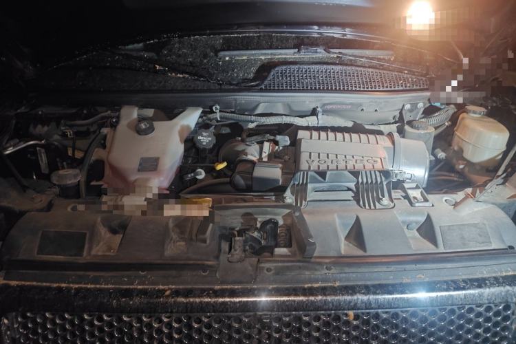 Used GMC SAVANA 2018 6.0L GX777 Prestige Star Edition Engine Bay