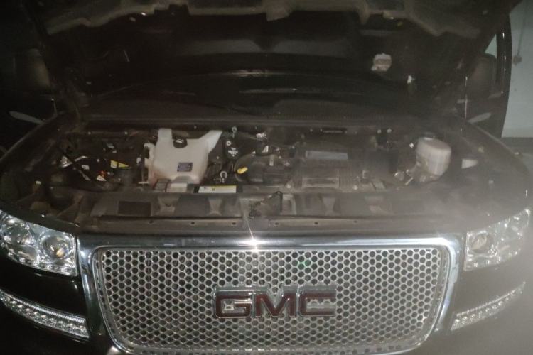 Used GMC SAVANA 2018 6.0L GX777 Prestige Star Edition Engine Bay