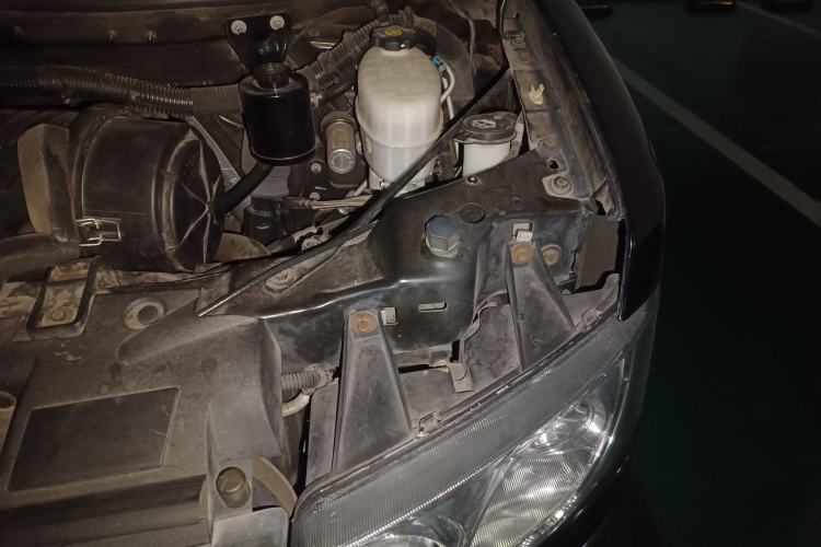 Used GMC SAVANA 2018 6.0L GX777 Prestige Star Edition Engine Bay Left