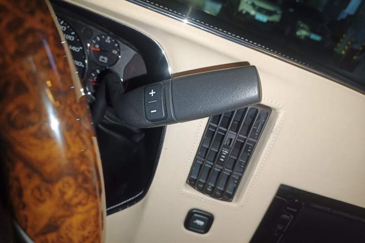 Used GMC SAVANA 2018 6.0L GX777 Prestige Star Edition Gear Lever