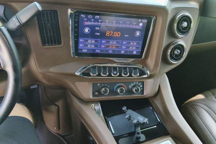 Used GMC SAVANA 2019 6.0L GL750 Elegant Sky Edition Audio And AC Panel