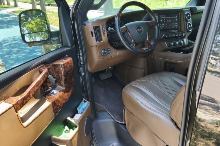 Used GMC SAVANA 2019 6.0L GL750 Elegant Sky Edition Driver Seat