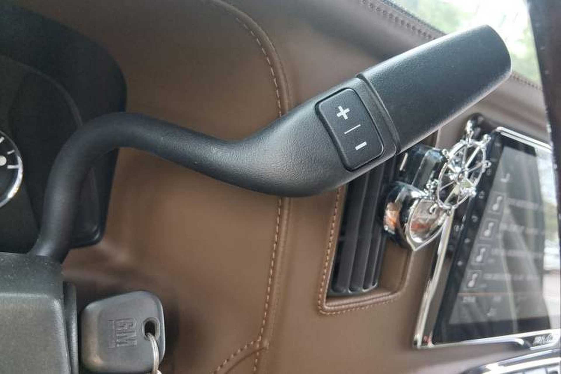 Used GMC SAVANA 2019 6.0L GL750 Elegant Sky Edition Gear Lever