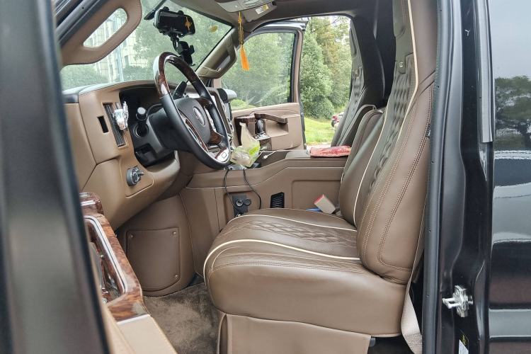 Used GMC SAVANA 2019 6.0L GL750 Elegant Sky Edition Left Front Seat