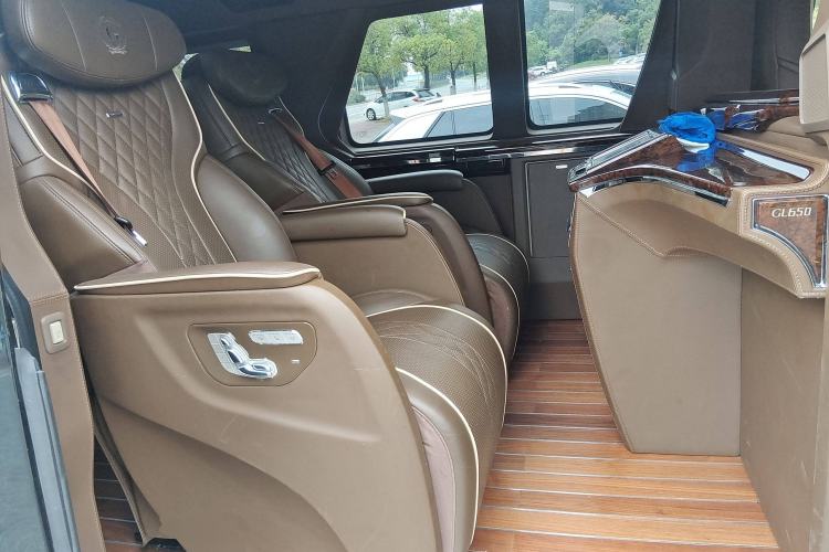 Used GMC SAVANA 2019 6.0L GL750 Elegant Sky Edition Left Rear Seat