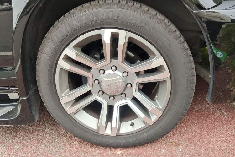 Used GMC SAVANA 2019 6.0L GL750 Elegant Sky Edition Right Front Wheel Hub