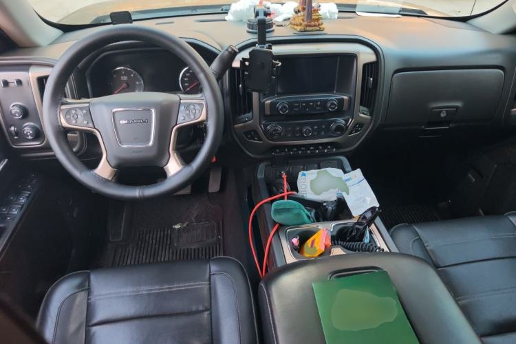 Used GMC SIERRA  Center Console