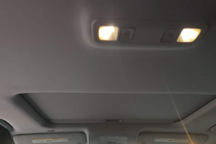 Used GMC SIERRA  Headliner