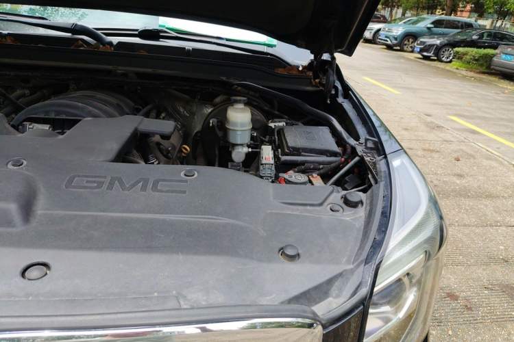 Used GMC YUKON  Engine Bay Left