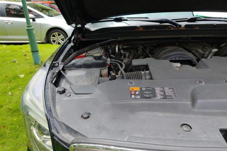 Used GMC YUKON  Engine Bay Right