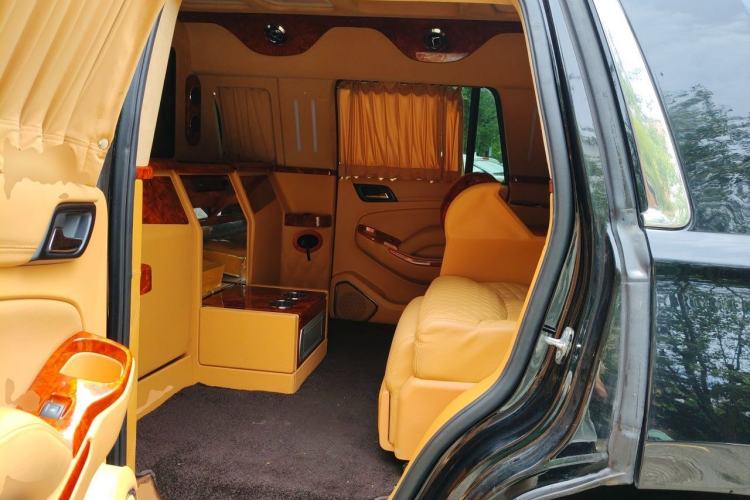 Used GMC YUKON  Left Rear Seat