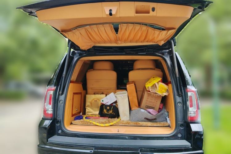 Used GMC YUKON  Trunk