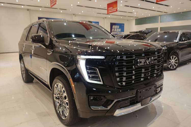 Used GMC YUKON 2025 2.7T Denali Ultimate Edition Front Right 45 Deg