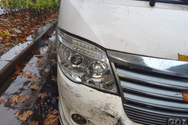 Used Golden Dragon Hiace 2021 1.8L Gasoline Version Long Wheelbase High-Roof Model LJ4A18Q6 Right Front Headlight