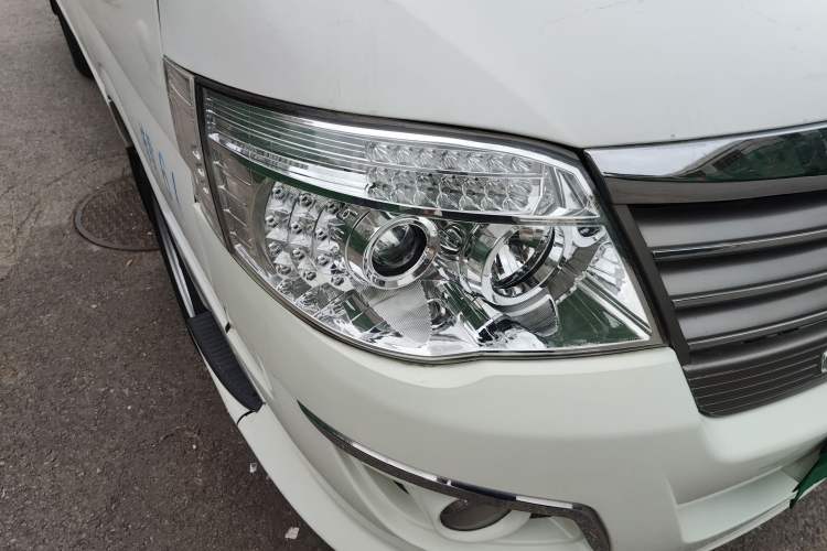 Used Golden Dragon Hiace 2021 1.8L Gasoline Version Logistics Vehicle Long-Wheelbase High-Roof Model GL850 LJ4A18Q6 Right Front Headlight
