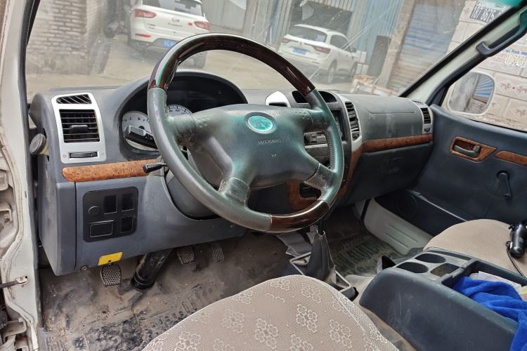 Used Golden Dragon Hiace 1999 2.0L Short-Wheelbase Gasoline Premium Version V19 Center Console