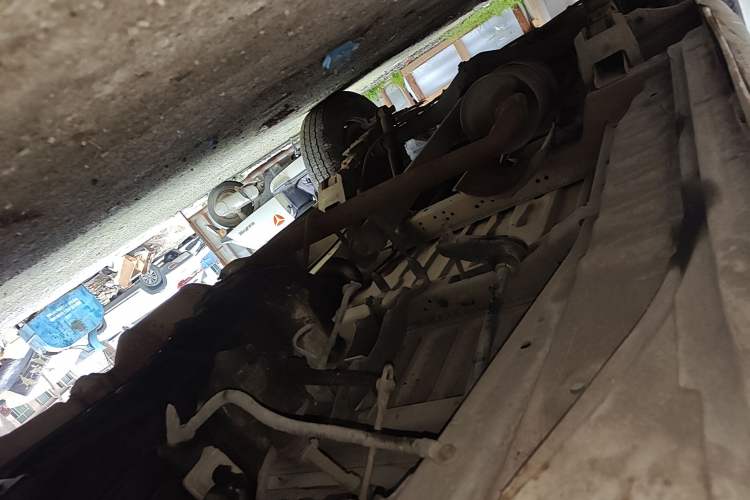 Used Golden Dragon Hiace 1999 2.0L Short-Wheelbase Gasoline Premium Version V19 Chassis Front Right