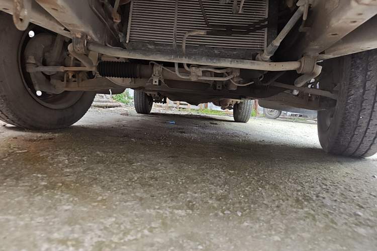 Used Golden Dragon Hiace 1999 2.0L Short-Wheelbase Gasoline Premium Version V19 Chassis Front