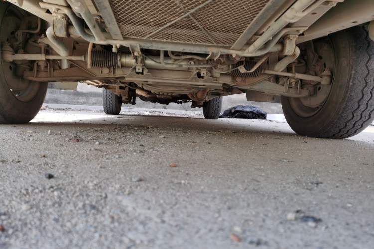 Used Golden Dragon Hiace 2010 2.0L Long-Wheelbase Gasoline Premium Version V20 Chassis Front