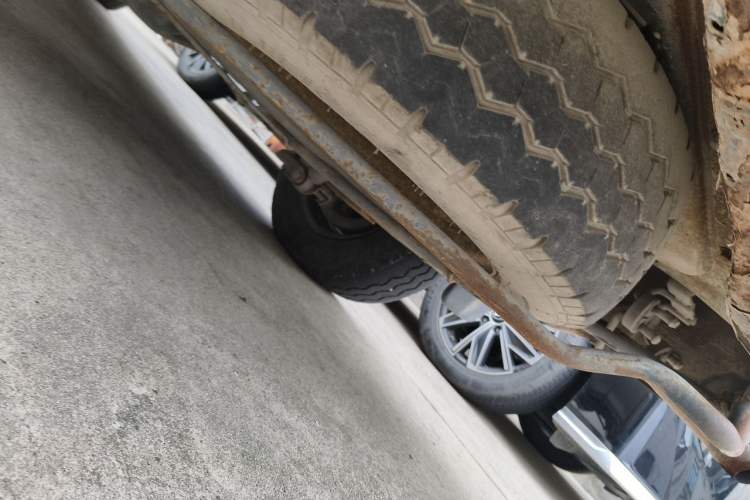 Used Golden Dragon Hiace 2010 2.0L Long-Wheelbase Gasoline Premium Version V20 Chassis Front Left