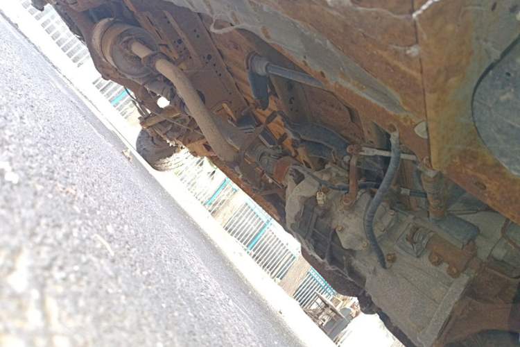 Used Golden Dragon Hiace 2010 2.0L Standard-Wheelbase Premium Version V19 Chassis Front Right