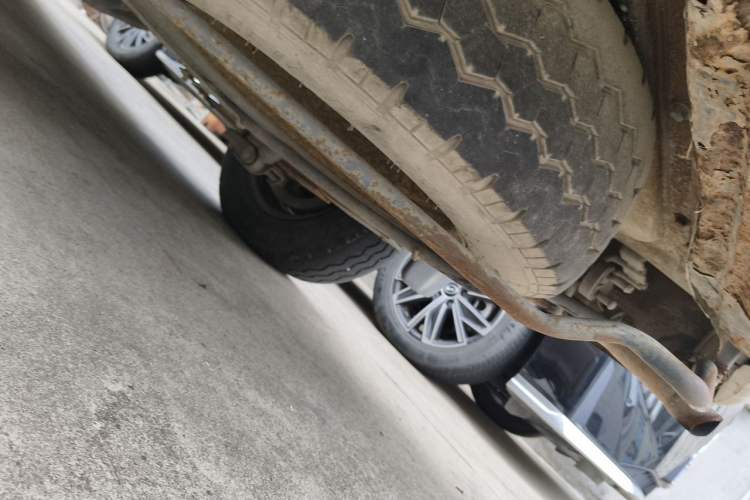 Used Golden Dragon Hiace 2010 2.0L Long-Wheelbase Gasoline Premium Version V20 Chassis Rear Right