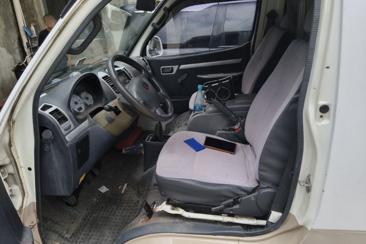Used Golden Dragon Hiace 2010 2.0L Long-Wheelbase Gasoline Premium Version V20 Driver Seat