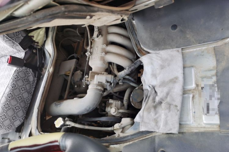 Used Golden Dragon Hiace 2010 2.0L Long-Wheelbase Gasoline Premium Version V20 Engine Bay