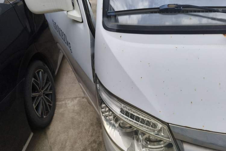 Used Golden Dragon Hiace 2010 2.0L Long-Wheelbase Gasoline Premium Version V20 Engine Bay Right