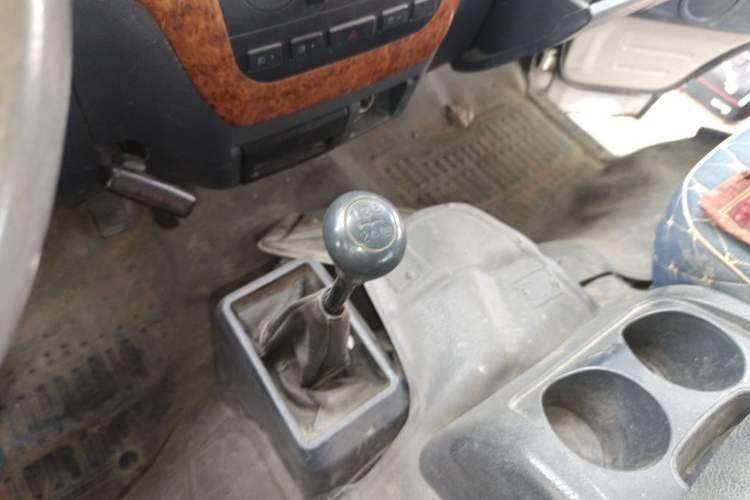 Used Golden Dragon Hiace 2010 2.0L Standard-Wheelbase Premium Version V19 Gear Lever