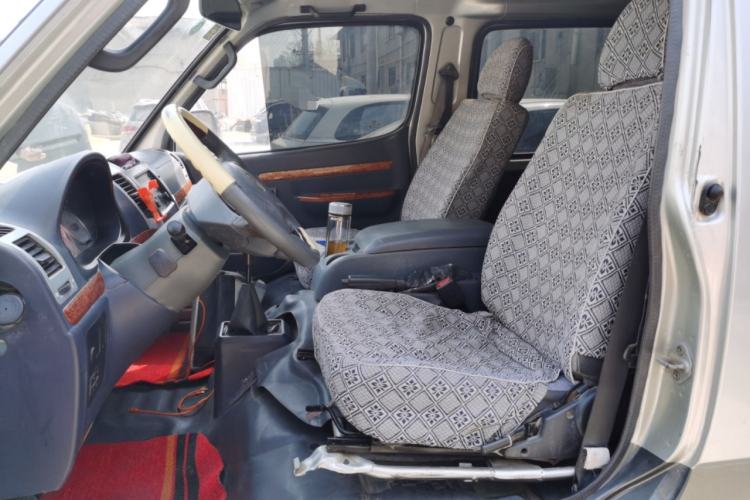 Used Golden Dragon Hiace 2010 2.0L Long-Wheelbase Gasoline Premium Version V20 Left Front Seat
