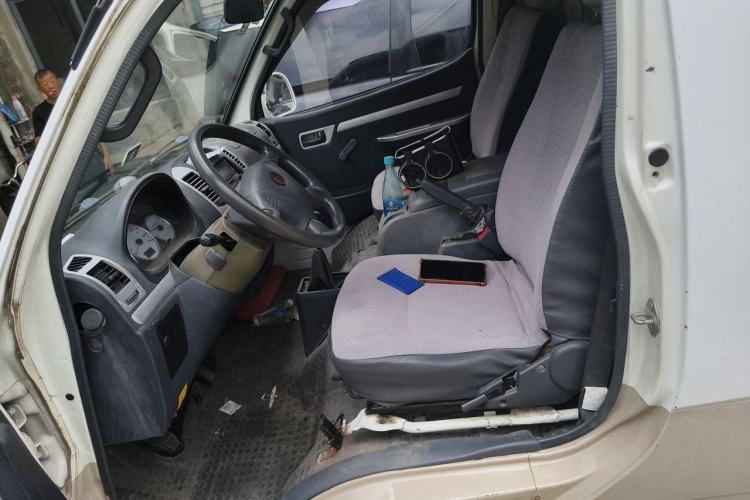 Used Golden Dragon Hiace 2010 2.0L Long-Wheelbase Gasoline Premium Version V20 Left Front Seat