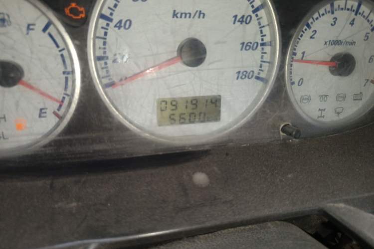 Used Golden Dragon Hiace 2010 2.0L Standard-Wheelbase Premium Version V19 Odometer Close Up
