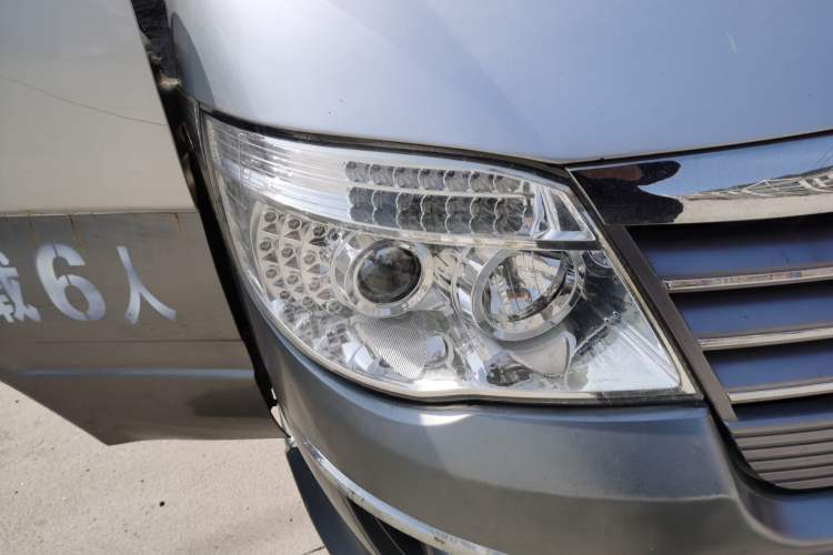 Used Golden Dragon Hiace 2010 2.0L Long-Wheelbase Gasoline Premium Version V20 Right Front Headlight