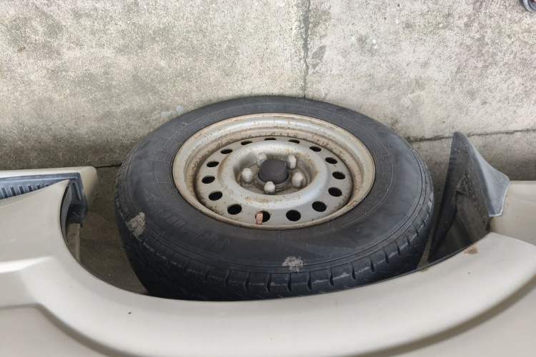 Used Golden Dragon Hiace 2010 2.0L Long-Wheelbase Gasoline Premium Version V20 Right Front Wheel Hub
