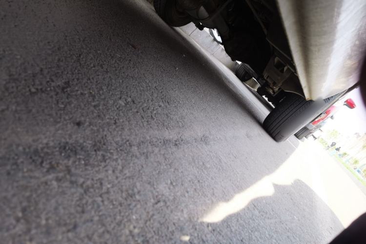Used Golden Dragon Hiace 2010 2.0L Standard-Wheelbase Premium Version V19 Chassis Front Left