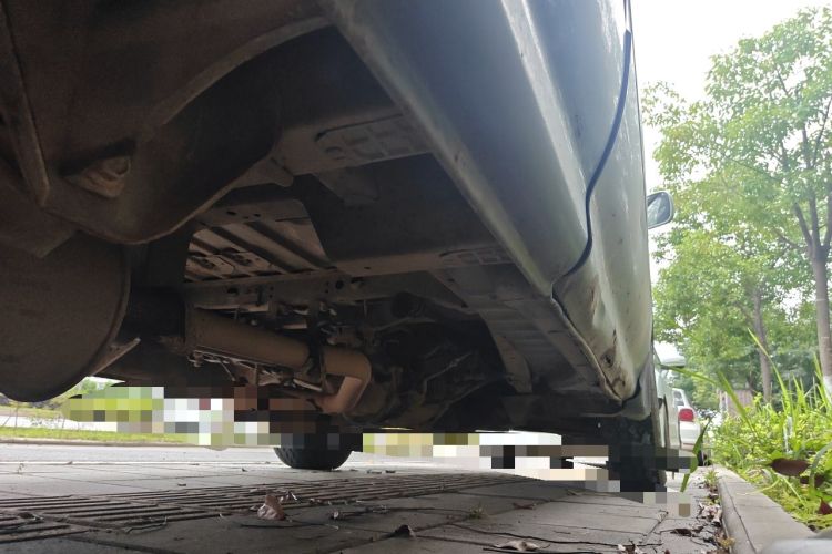 Used Golden Dragon Hiace 2010 2.2L Standard-Wheelbase Advanced Version 491Q-M Chassis Rear Right