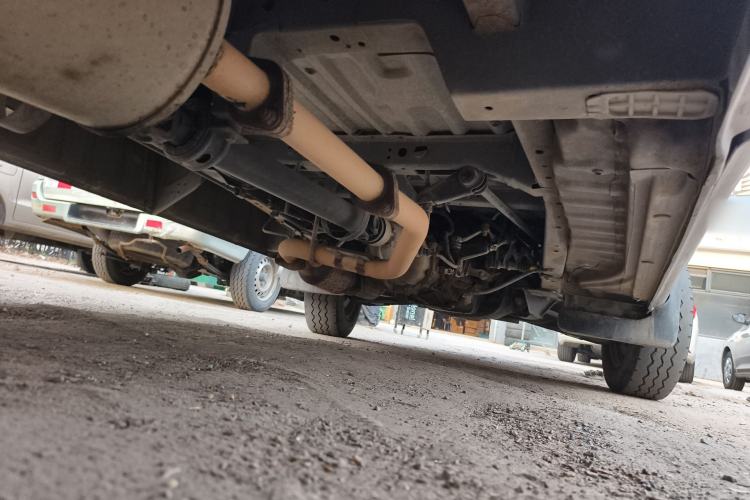 Used Golden Dragon Hiace 2010 2.0L Long-Wheelbase Gasoline Premium Version V20 Chassis Rear Right