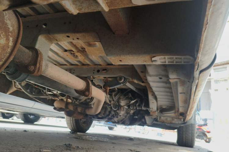 Used Golden Dragon Hiace 2010 2.2L Standard-Wheelbase Advanced Version 491Q-M Chassis Rear Right