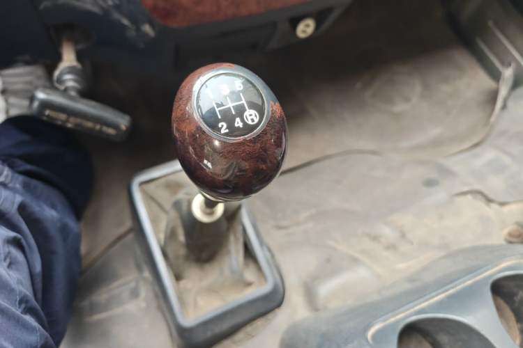 Used Golden Dragon Hiace 2010 2.2L Standard-Wheelbase Advanced Version 491Q-M Gear Lever