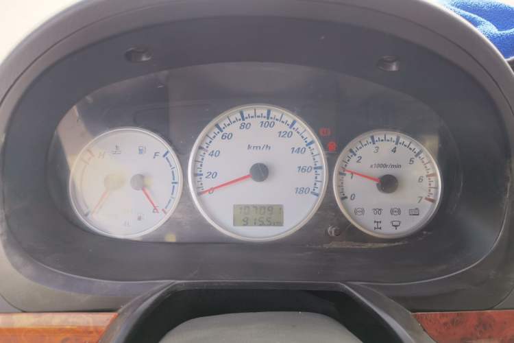 Used Golden Dragon Hiace 2010 2.0L Standard-Wheelbase Premium Version V19 Instrument Cluster