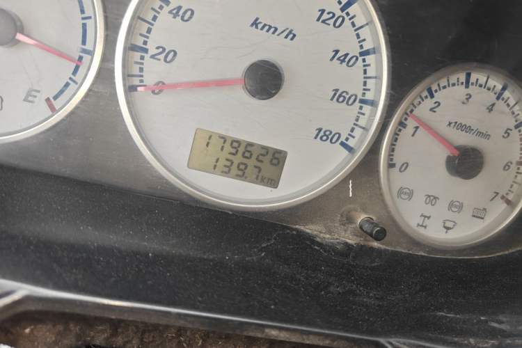 Used Golden Dragon Hiace 2010 2.2L Standard-Wheelbase Advanced Version 491Q-M Odometer Close Up