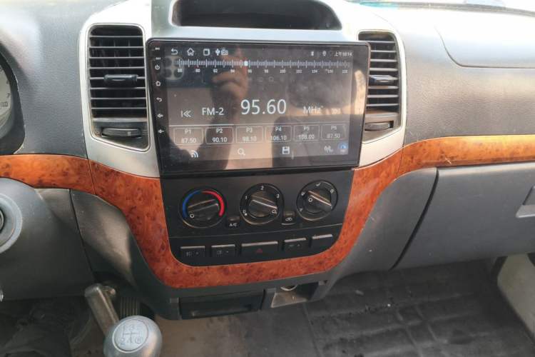 Used Golden Dragon Hiace 2010 2.0L Standard-Wheelbase Premium Version V19 Audio And AC Panel